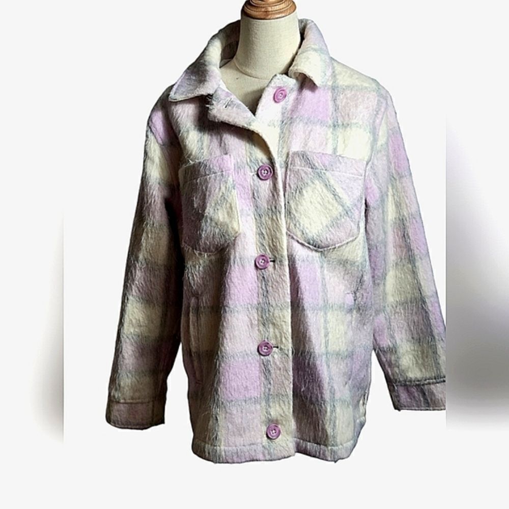 Hollister Flannel Fuzzy Pink and White Checked Shirt Jacket